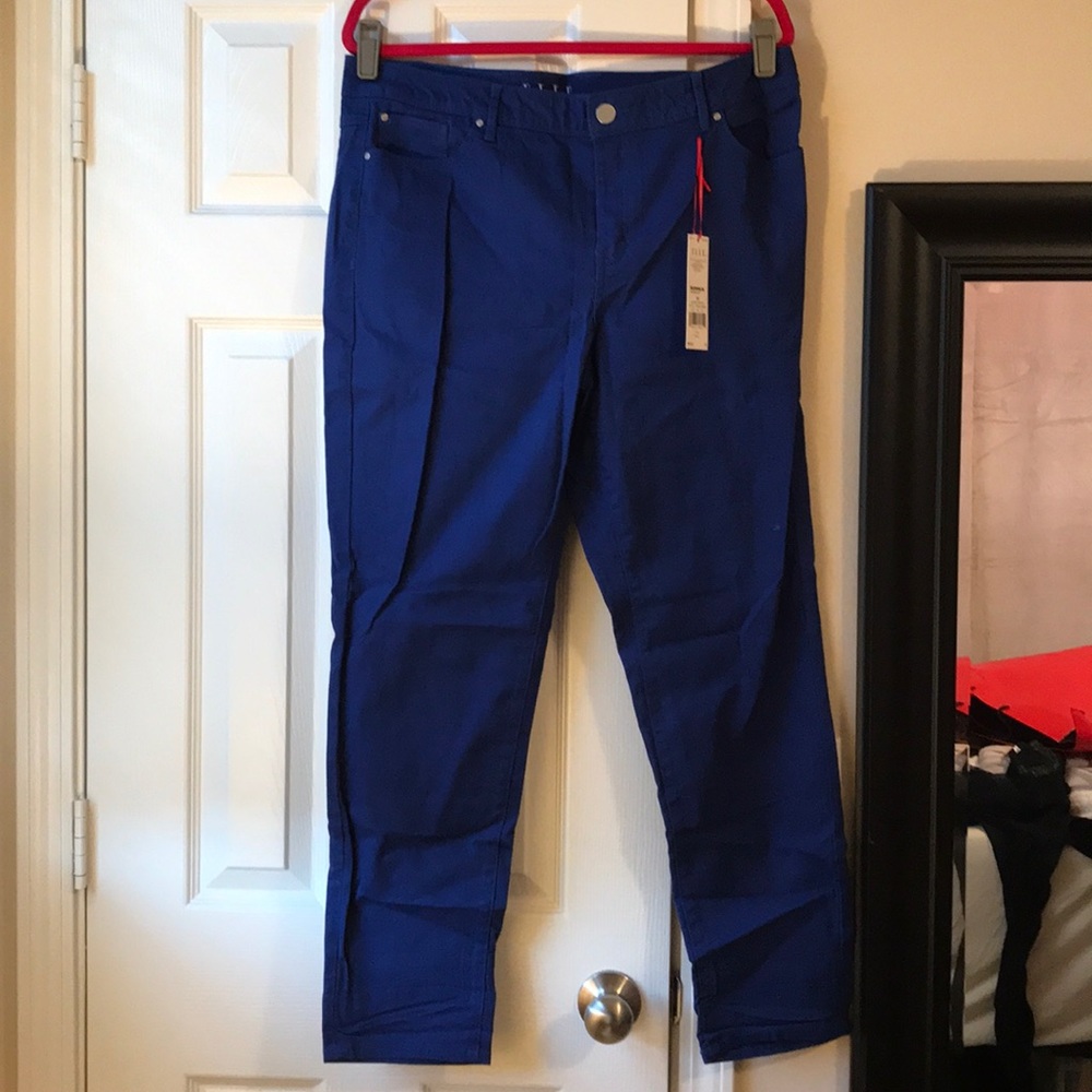 COPY - Elle NWT skinny Capri jeans